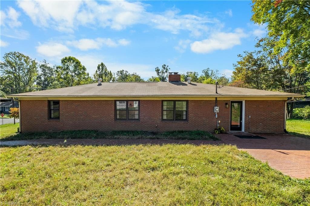 Stick/Site Built at 302 Lakewood Drive, Lexington NC 27292, Lexington, photo 22 of 28