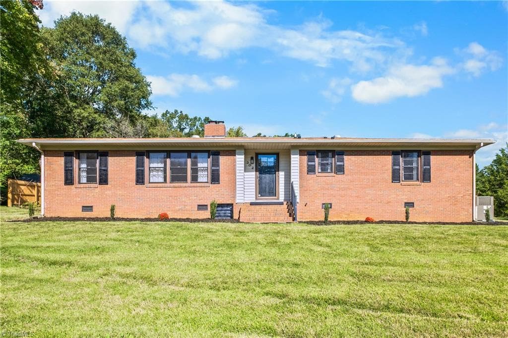 302 Lakewood Drive, Lexington NC 27292
