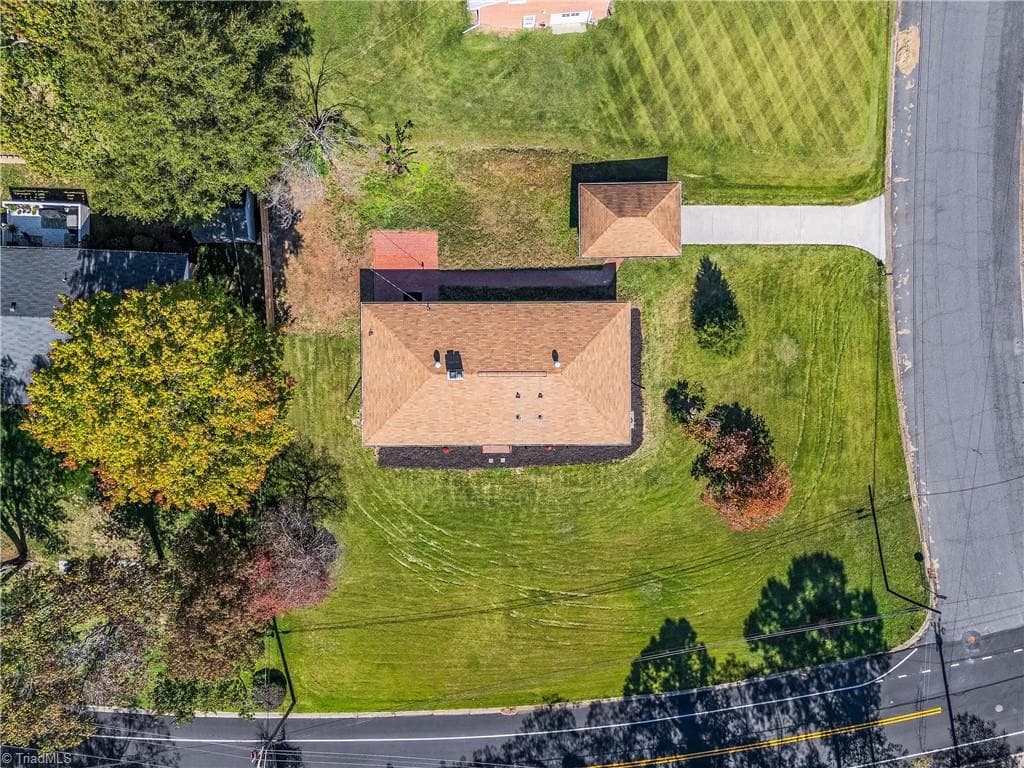 Stick/Site Built at 302 Lakewood Drive, Lexington NC 27292, Lexington, photo 25 of 28