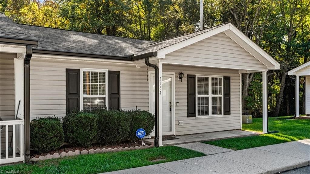 Stick/Site Built at 2564 Ambassador Court, High Point NC 27265, High Point, photo 2 of 32