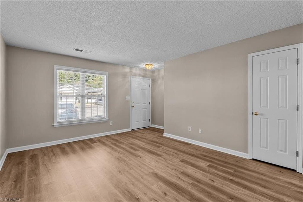Stick/Site Built at 2564 Ambassador Court, High Point NC 27265, High Point, photo 6 of 32