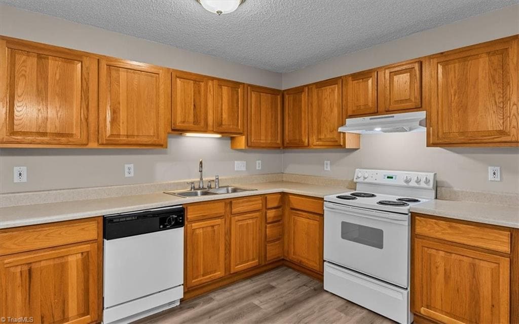 Stick/Site Built at 2564 Ambassador Court, High Point NC 27265, High Point, photo 12 of 32