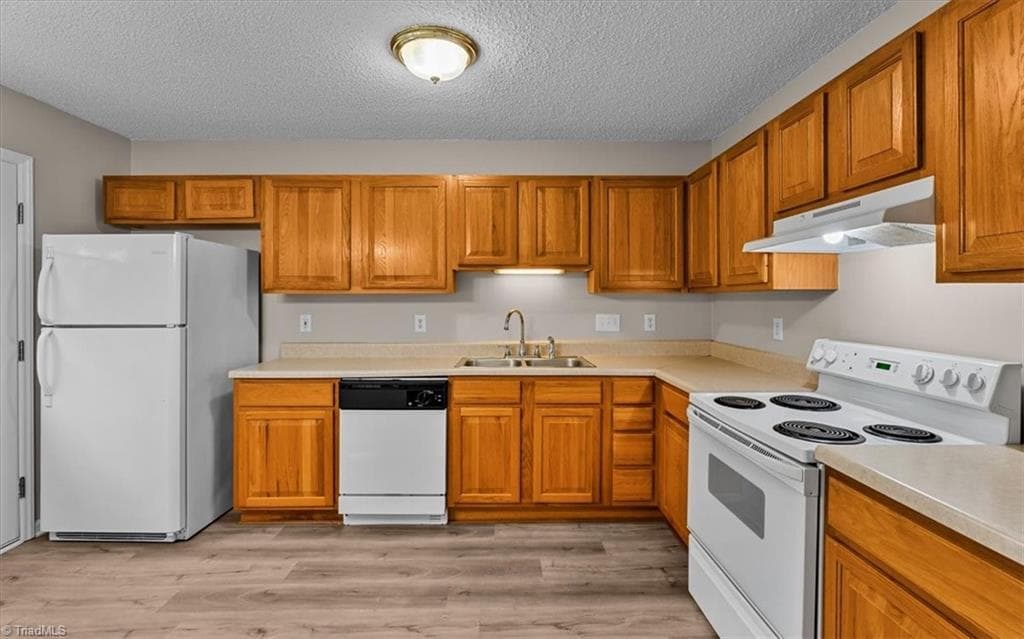 Stick/Site Built at 2564 Ambassador Court, High Point NC 27265, High Point, photo 9 of 32