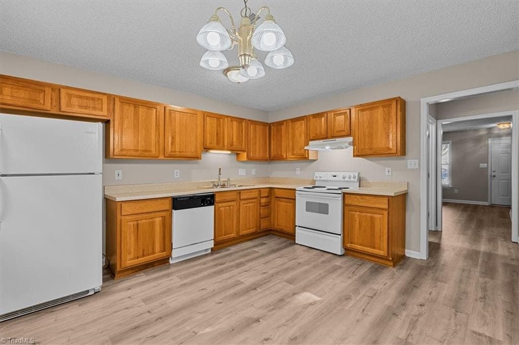 Stick/Site Built at 2564 Ambassador Court, High Point NC 27265, High Point, photo 10 of 32