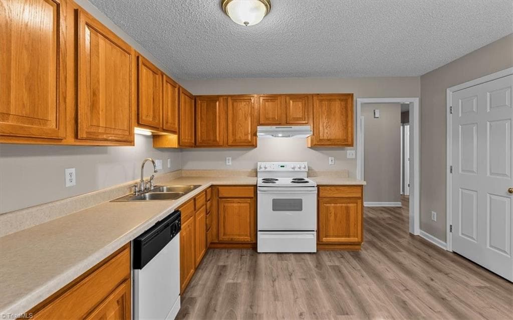 Stick/Site Built at 2564 Ambassador Court, High Point NC 27265, High Point, photo 11 of 32
