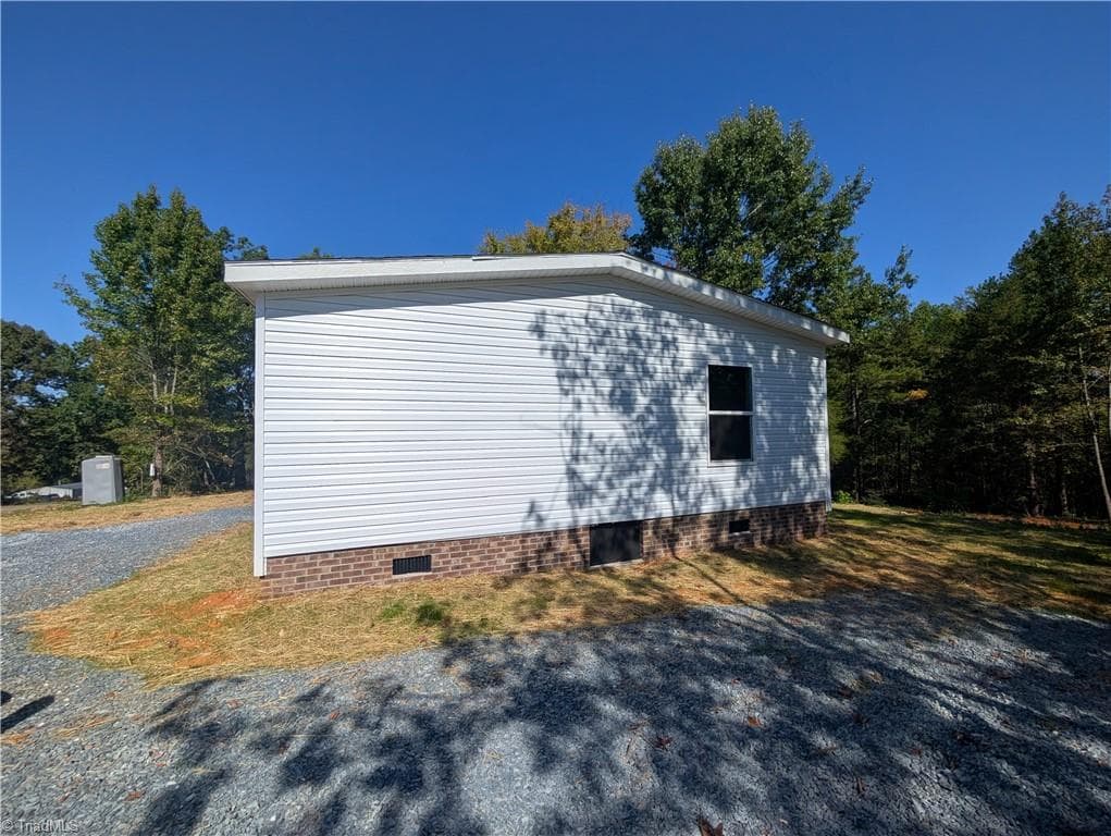 Manufactured Home at 259 Cabin Creek Drive, Denton NC 27239, photo 3 of 12