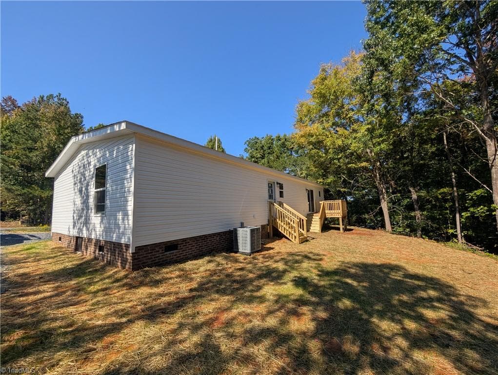 Manufactured Home at 259 Cabin Creek Drive, Denton NC 27239, photo 4 of 12