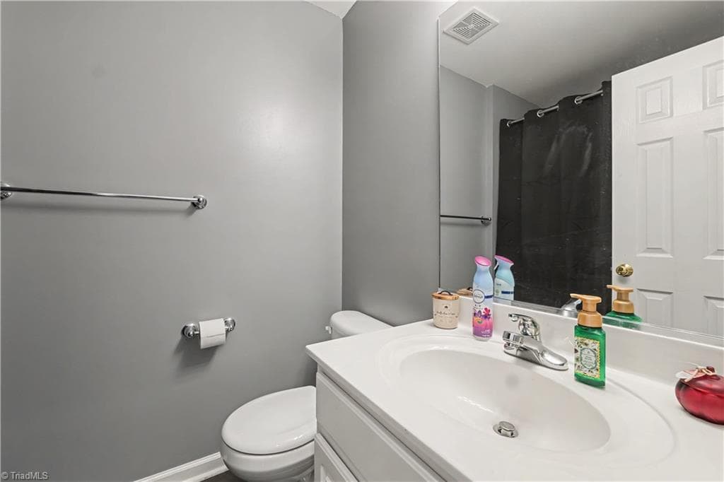 Stick/Site Built at 6121 Hedgecock Circle, High Point NC 27265, photo 17 of 21