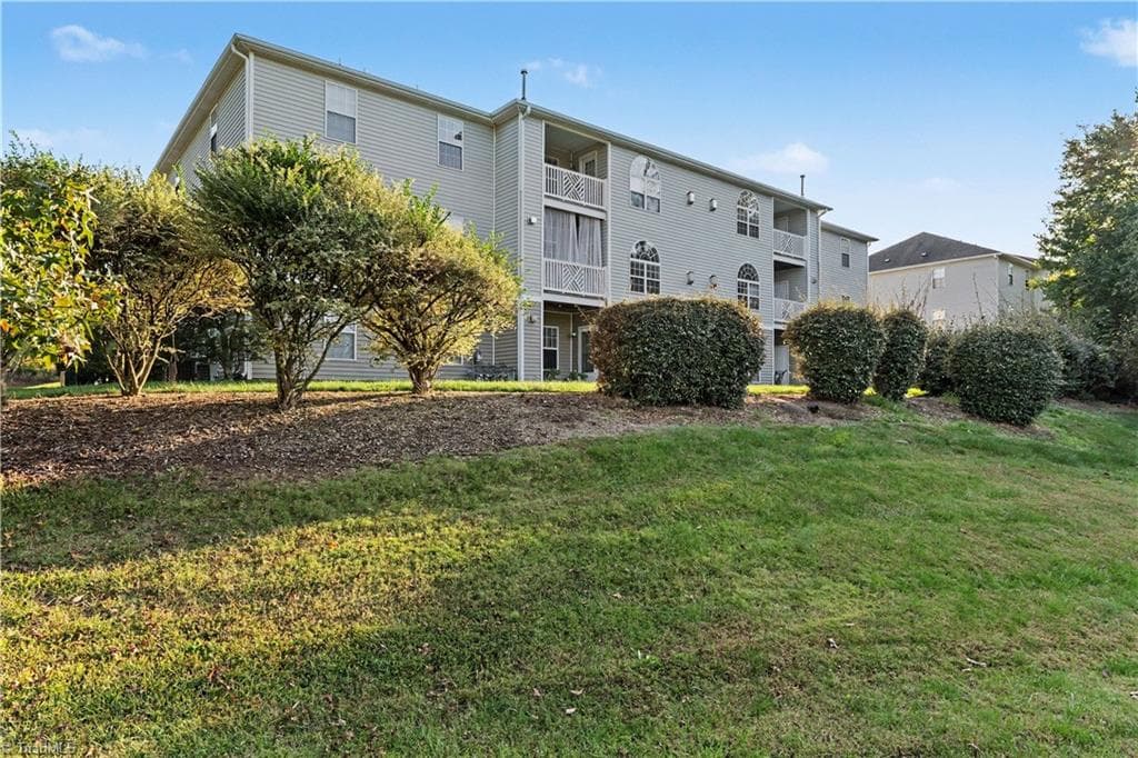 Stick/Site Built at 6121 Hedgecock Circle, High Point NC 27265, photo 20 of 21