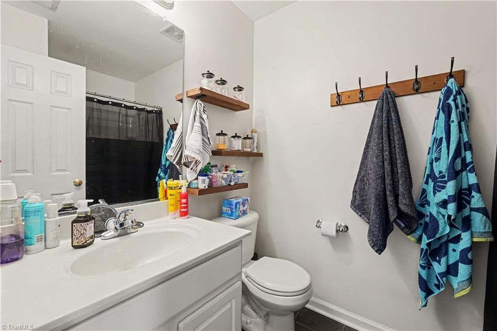 Stick/Site Built at 6121 Hedgecock Circle, High Point NC 27265, photo 14 of 21