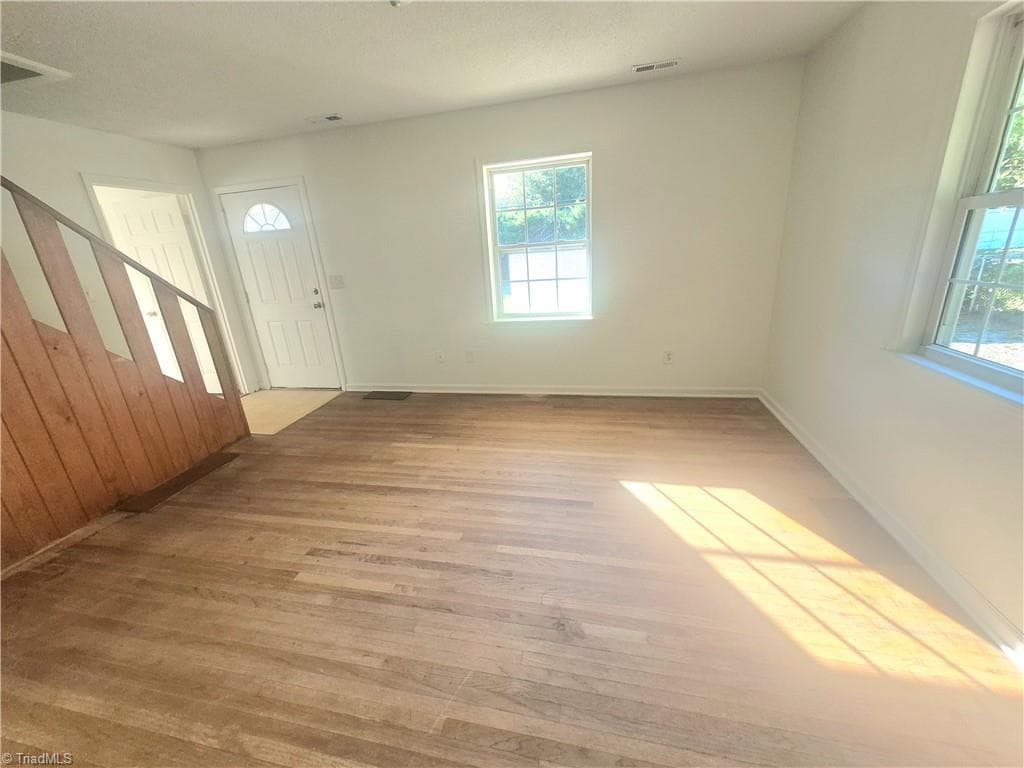 Stick/Site Built at 3309 Heitman Drive, Winston-Salem NC 27107, photo 4 of 11