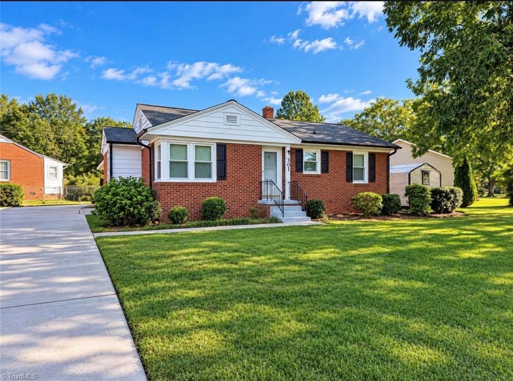 301 Hillside Drive, Lexington NC 27295