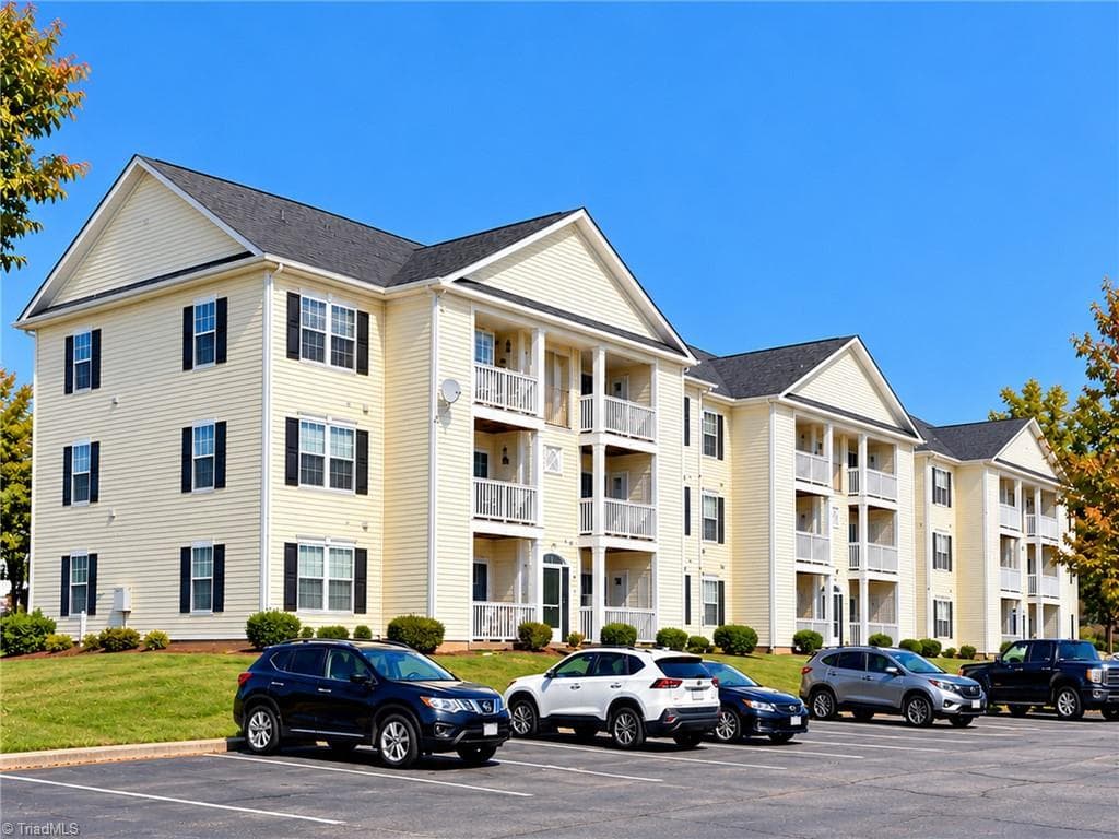 Stick/Site Built at 5205 Lambeth Farm Lane, Kernersville NC 27284, photo 4 of 46