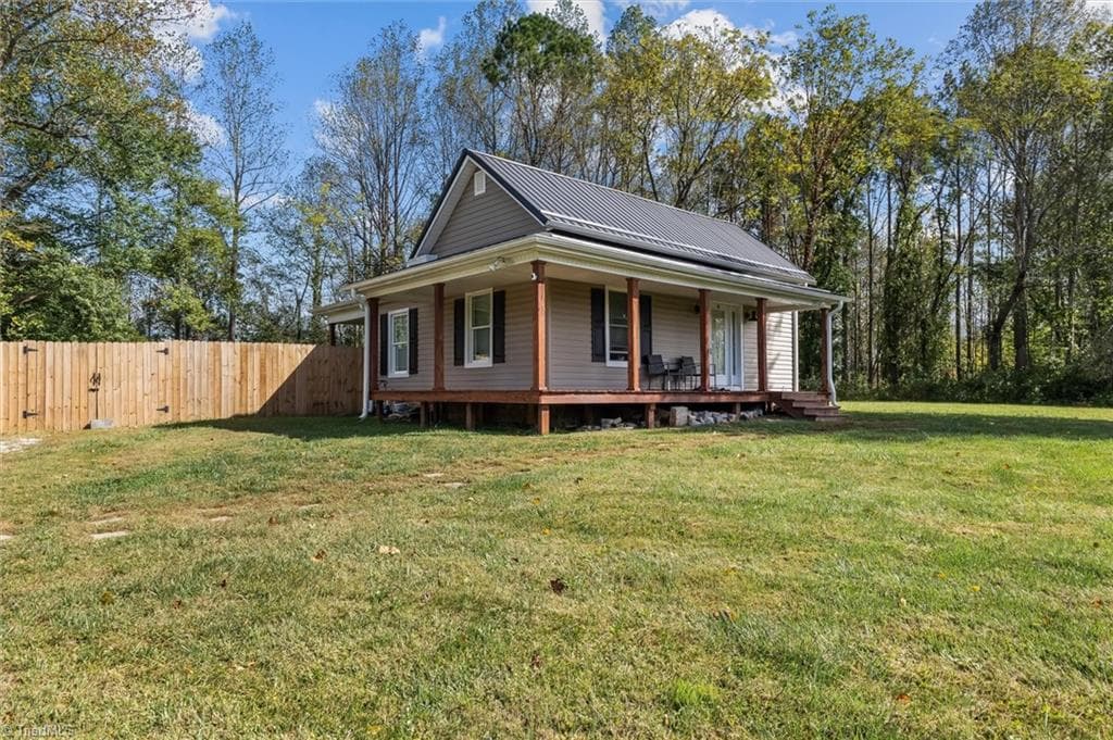 149 Lovers Lane, Mount Airy NC 27030