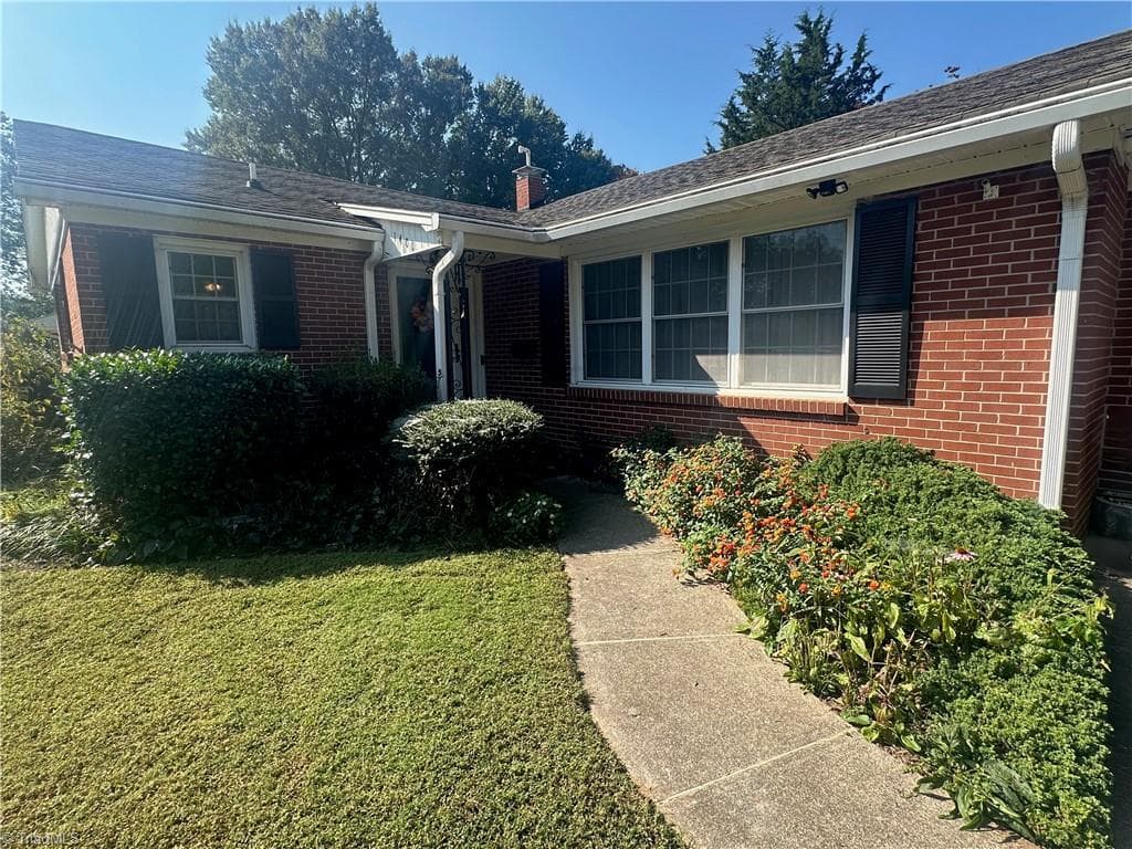 Stick/Site Built at 1400 Capri Road, Winston-Salem NC 27103, photo 2 of 11