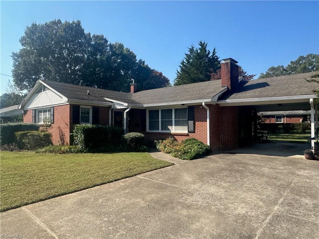 1400 Capri Road, Winston-Salem NC 27103