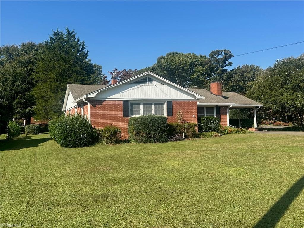 Stick/Site Built at 1400 Capri Road, Winston-Salem NC 27103, photo 4 of 11