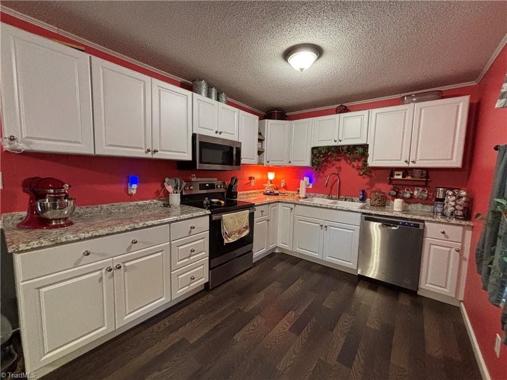 Stick/Site Built at 211 Shady Lane, Thomasville NC 27360, photo 7 of 23