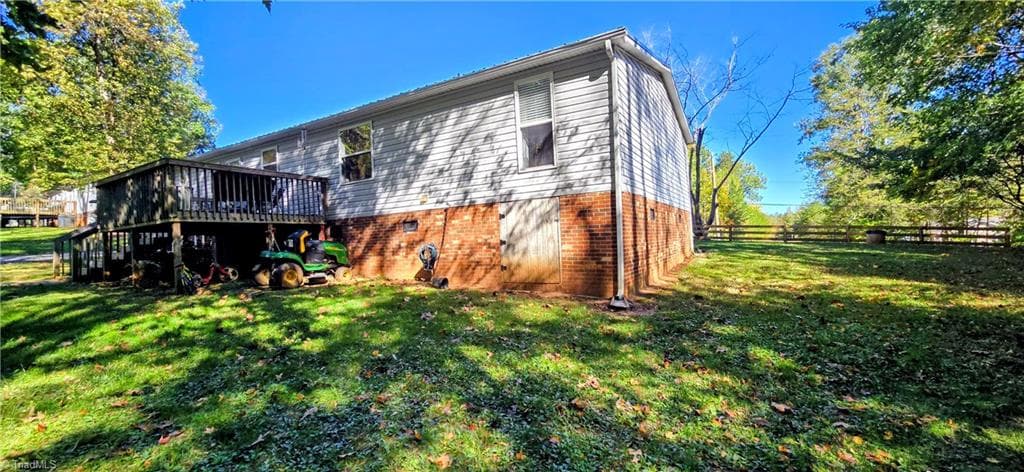 Manufactured Home at 330 Keystone Drive, Summerfield NC 27358, photo 36 of 39