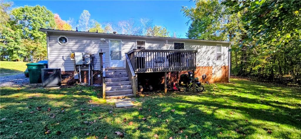 Manufactured Home at 330 Keystone Drive, Summerfield NC 27358, photo 30 of 39