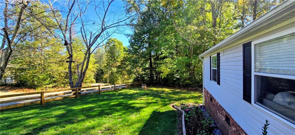 Manufactured Home at 330 Keystone Drive, Summerfield NC 27358, photo 35 of 39