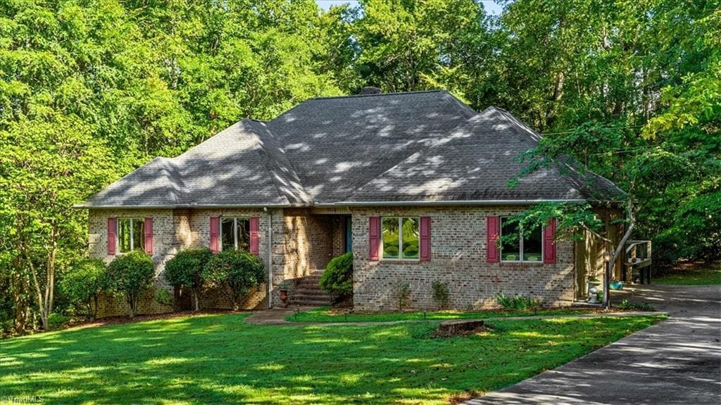 Stick/Site Built at 3544 WOOD VILLAGE Drive, Trinity NC 27370, photo 3 of 50