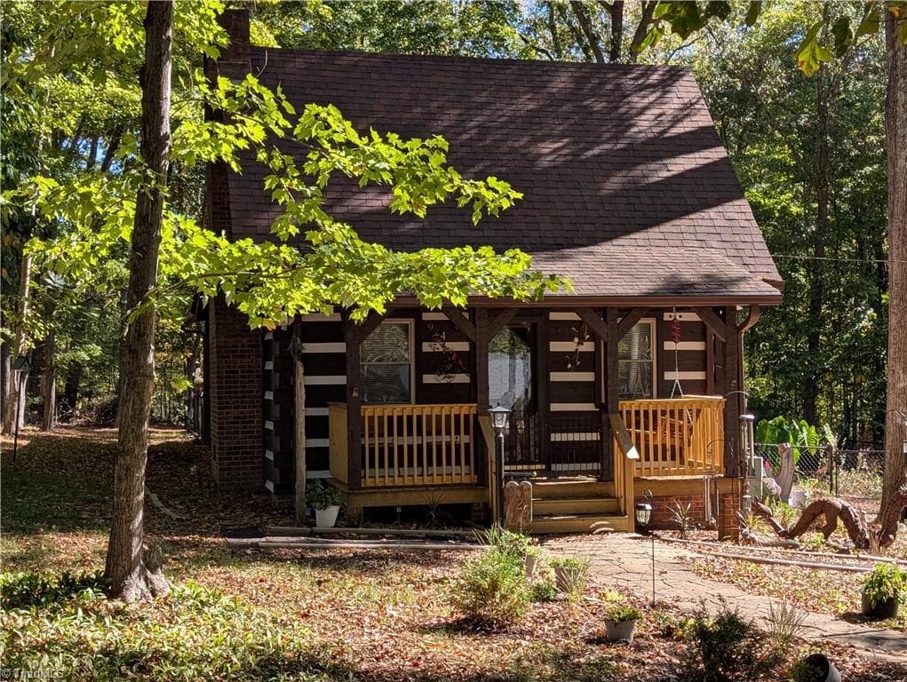 Stick/Site Built at 924 Carter Street, Eden NC 27288, photo 2 of 33