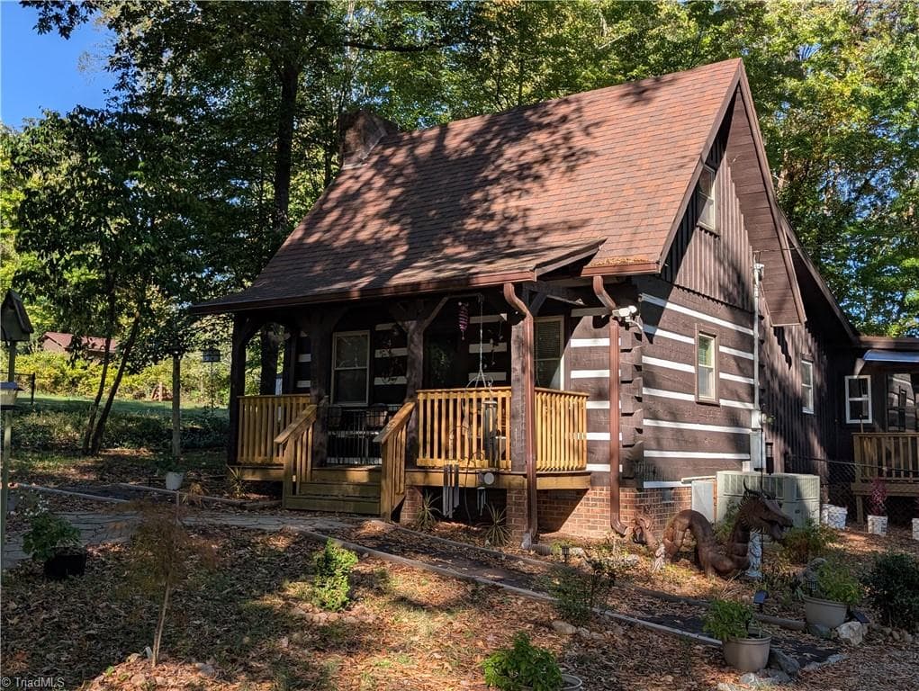 Stick/Site Built at 924 Carter Street, Eden NC 27288, photo 3 of 33