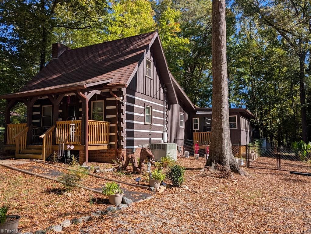 Stick/Site Built at 924 Carter Street, Eden NC 27288, photo 5 of 33