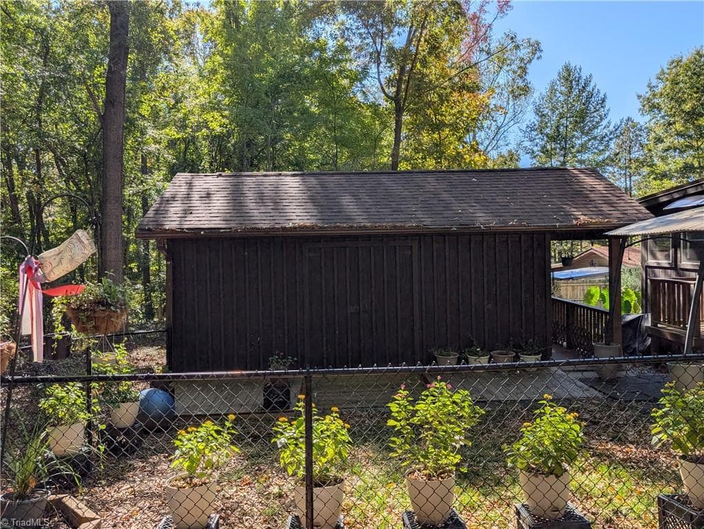 Stick/Site Built at 924 Carter Street, Eden NC 27288, photo 11 of 33