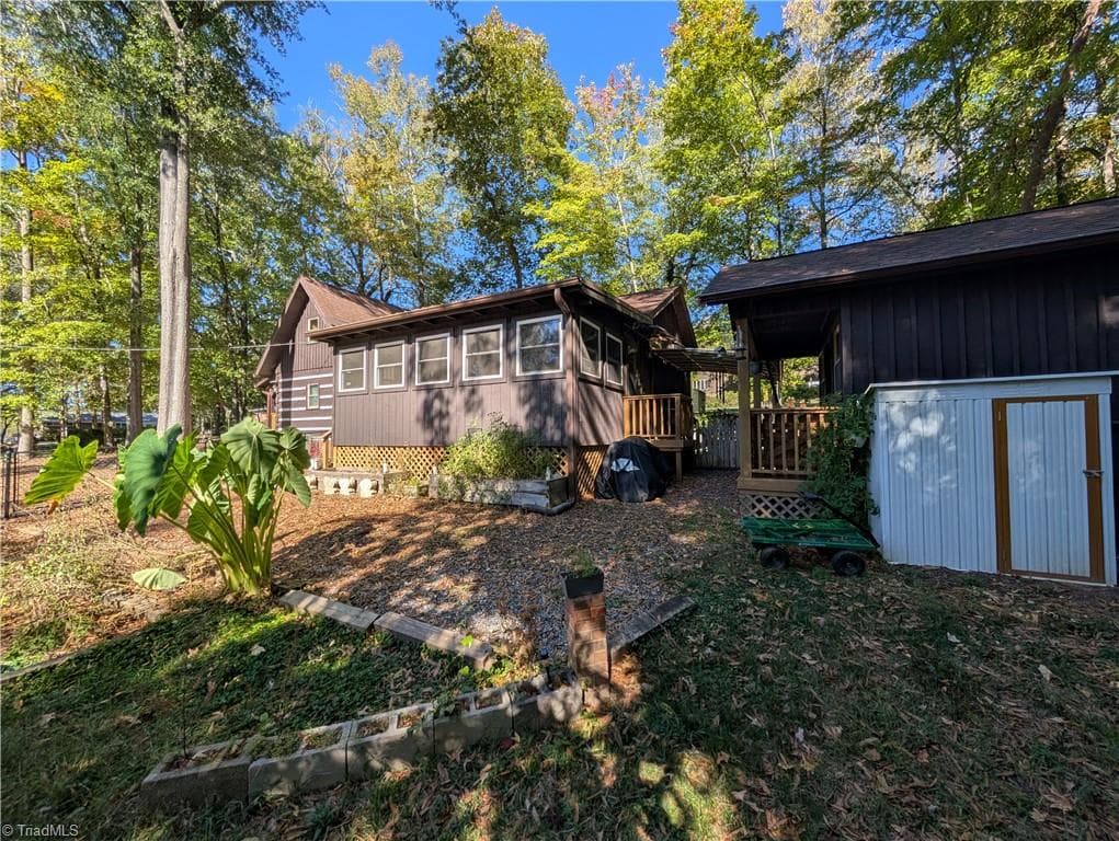 Stick/Site Built at 924 Carter Street, Eden NC 27288, photo 8 of 33