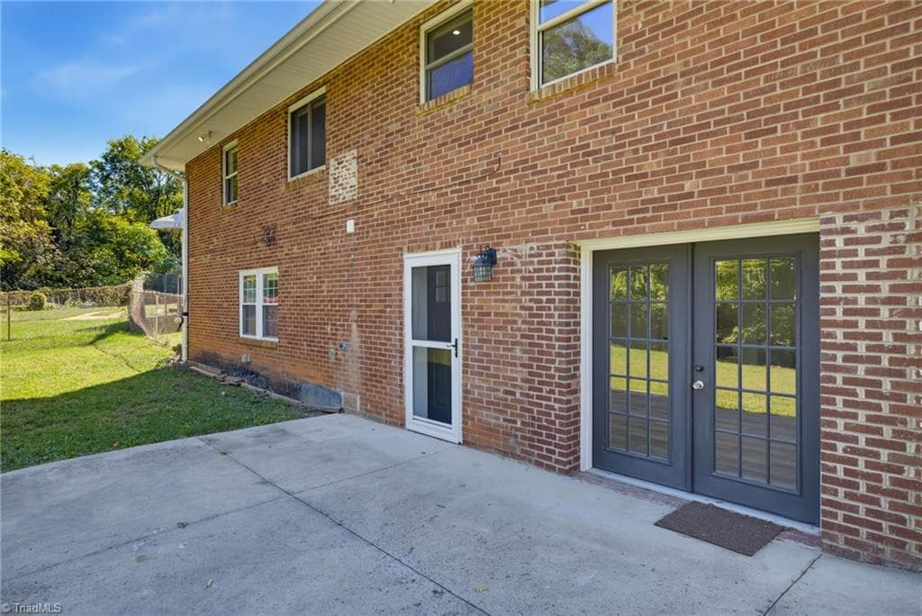 Stick/Site Built at 337 E Rhyne Avenue, Winston-Salem NC 27107, photo 17 of 30