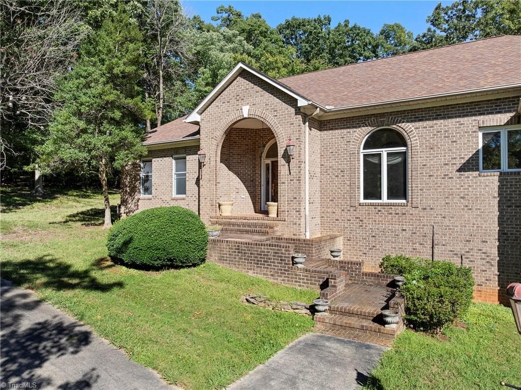 Stick/Site Built at 4147 Denton Road, Thomasville NC 27360, photo 3 of 44