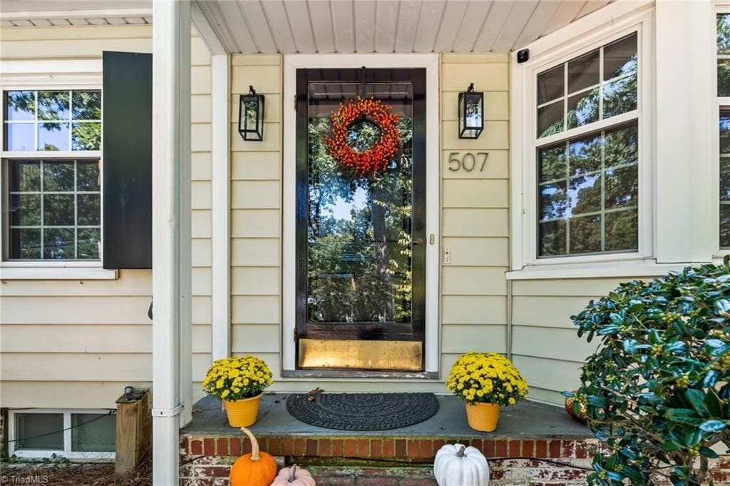 Stick/Site Built at 507 Otteray Avenue, High Point NC 27262, photo 3 of 39