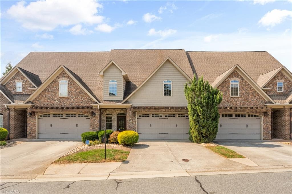 1468 Neville Gardens Lane, Winston-Salem NC 27103