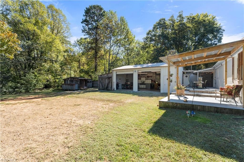 Stick/Site Built at 209 Barney Road, High Point NC 27265, photo 3 of 27