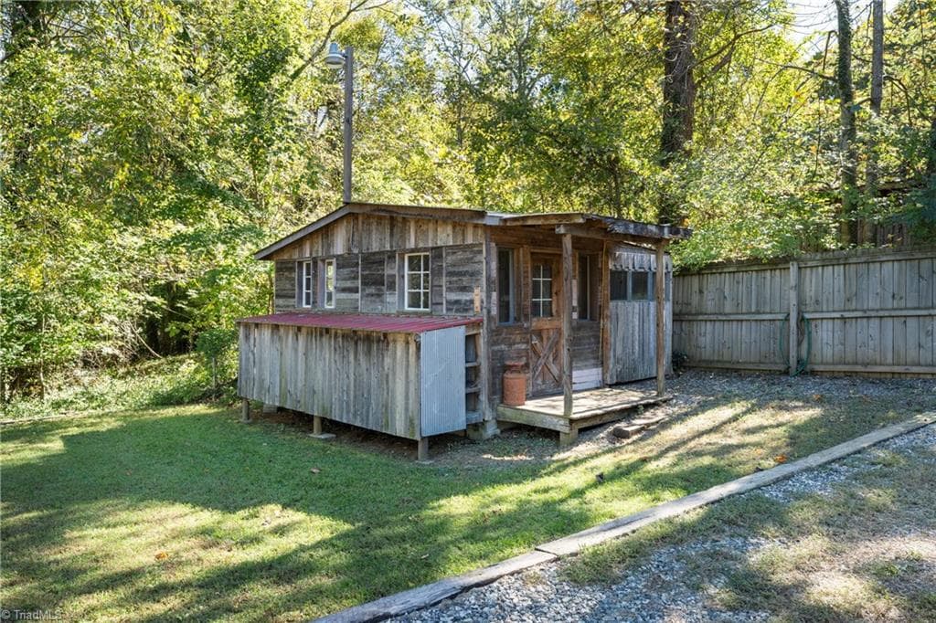 Stick/Site Built at 209 Barney Road, High Point NC 27265, photo 5 of 27