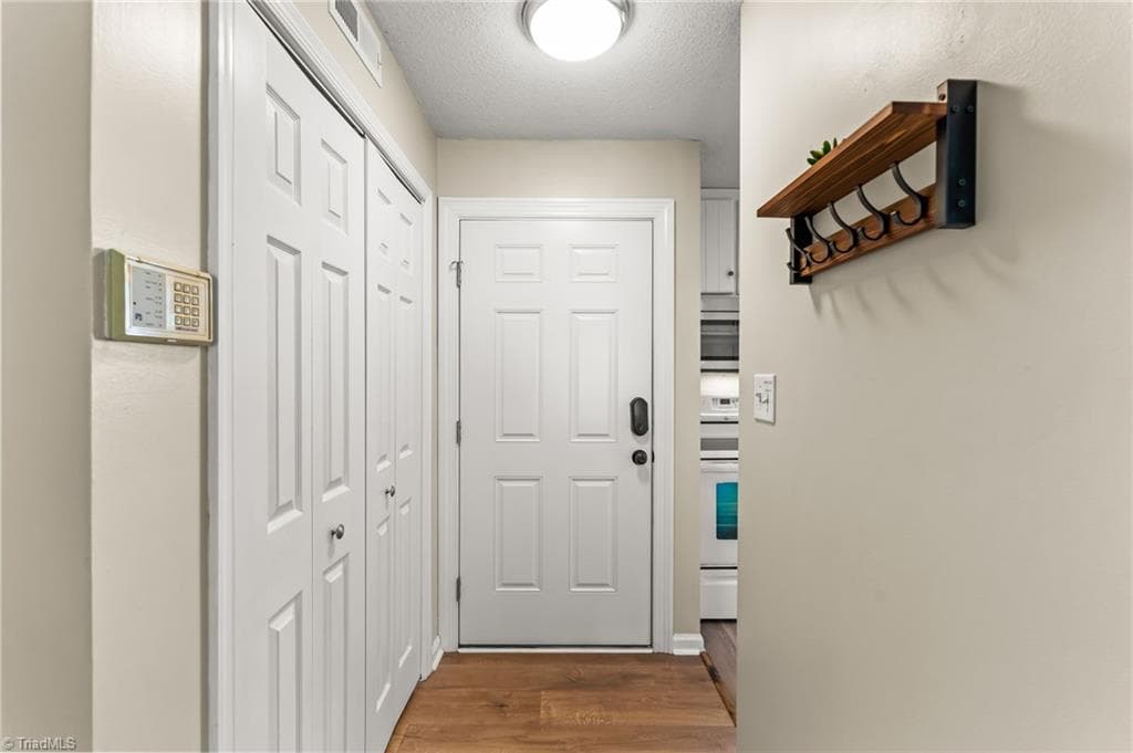Stick/Site Built at 892 S Ridge Court, Winston-Salem NC 27107, photo 3 of 29
