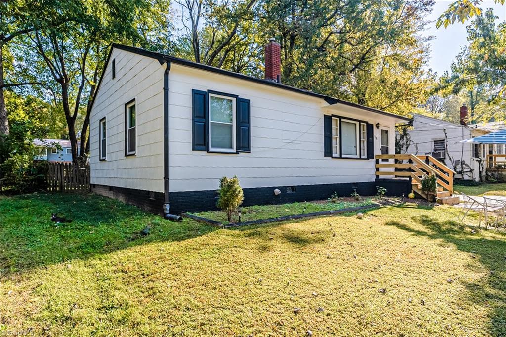 Stick/Site Built at 508 Avalon Place, High Point NC 27262, photo 2 of 27