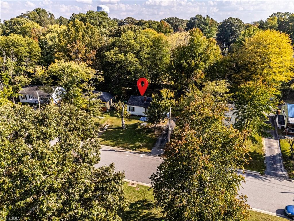 Stick/Site Built at 508 Avalon Place, High Point NC 27262, photo 26 of 27