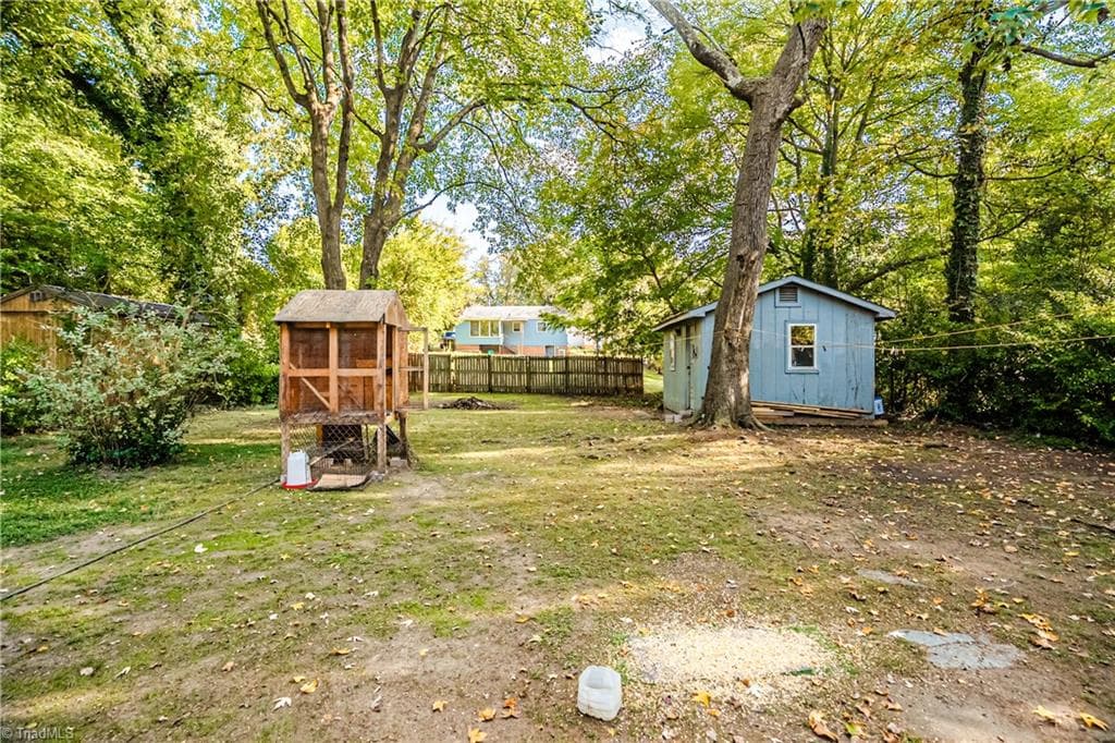 Stick/Site Built at 508 Avalon Place, High Point NC 27262, photo 19 of 27
