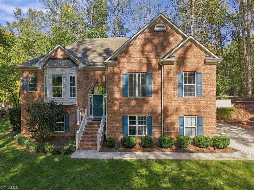 6689 Currieton Drive, Oak Ridge NC 27310
