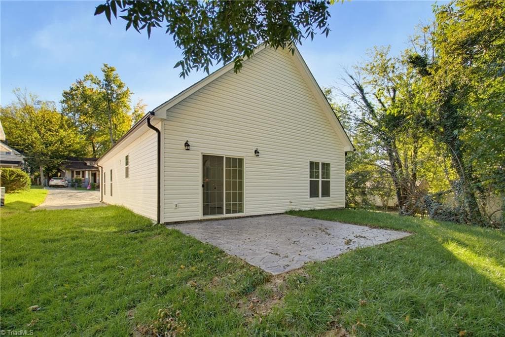Stick/Site Built at 316 Pickett Place, High Point NC 27262, photo 30 of 33