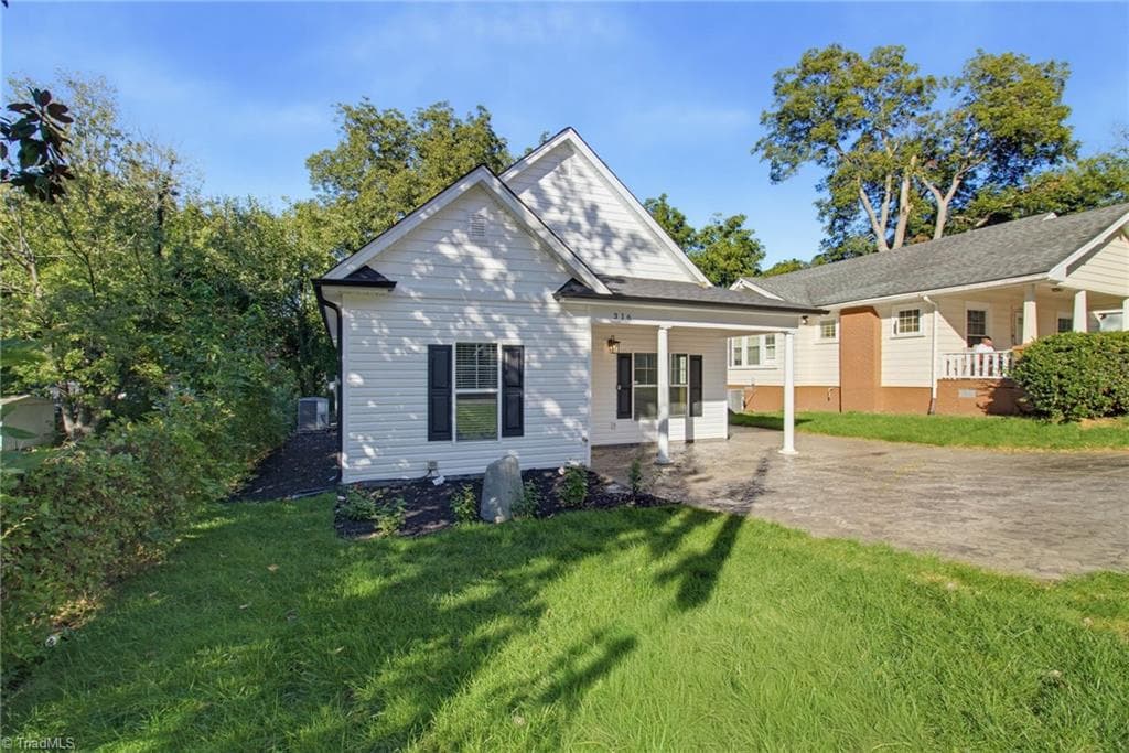 Stick/Site Built at 316 Pickett Place, High Point NC 27262, photo 4 of 33