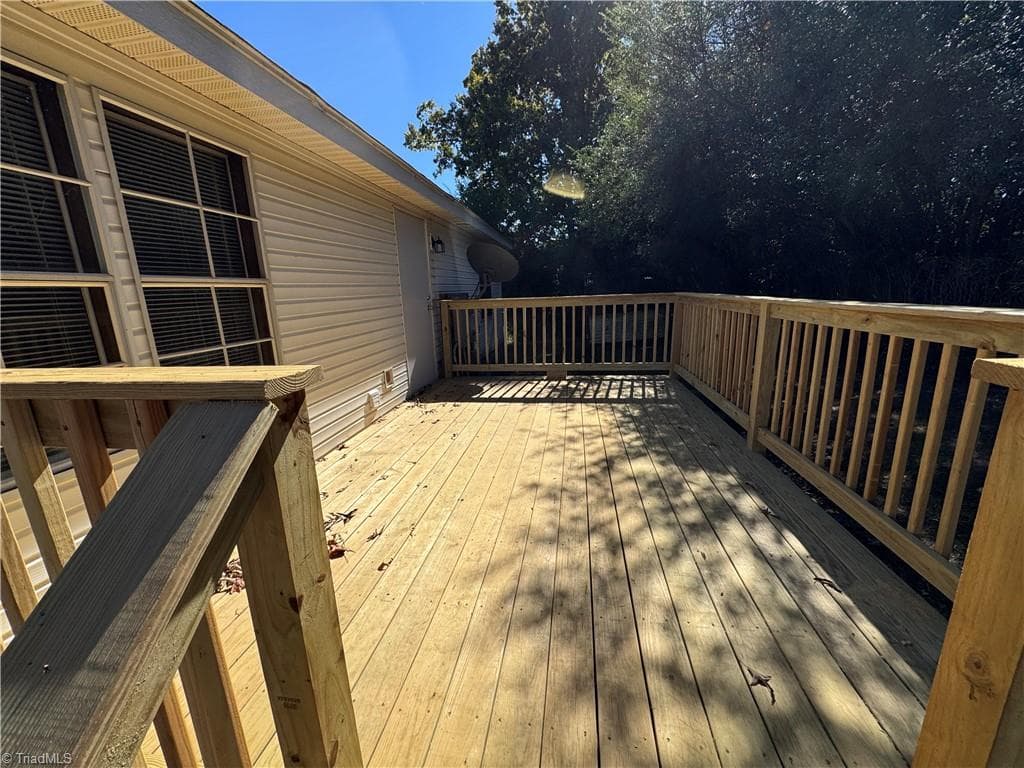 Manufactured Home at 302 Queens Way, Randleman NC 27317, photo 38 of 48