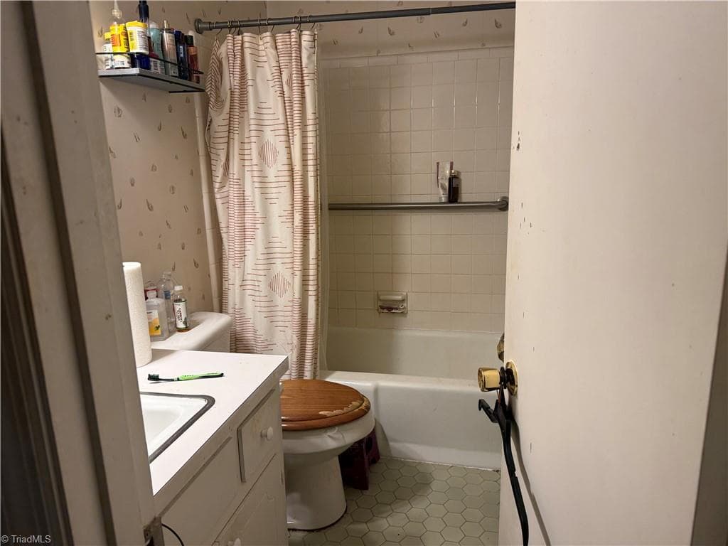 Stick/Site Built at 1509 Whitehall Street, High Point NC 27262, photo 13 of 25