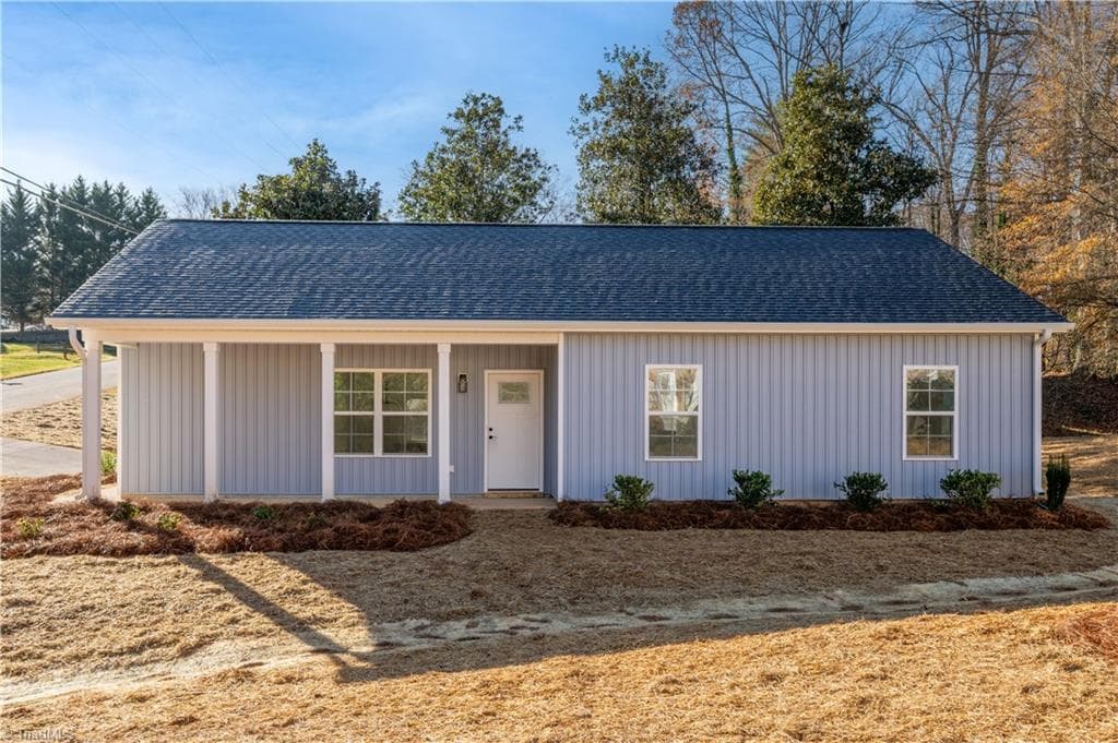Stick/Site Built at 2118 Arbrook Lane, High Point NC 27265, photo 2 of 16
