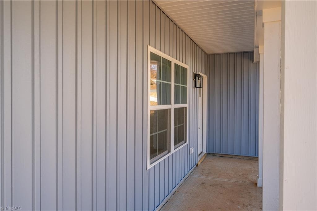 Stick/Site Built at 2118 Arbrook Lane, High Point NC 27265, photo 3 of 16