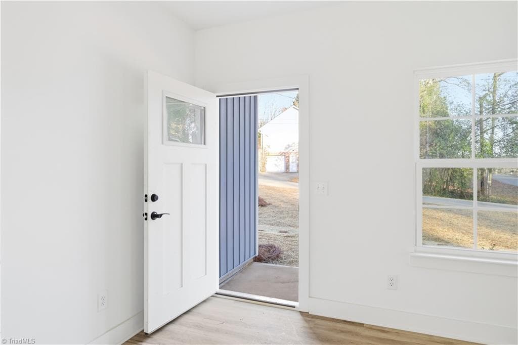 Stick/Site Built at 2118 Arbrook Lane, High Point NC 27265, photo 5 of 16