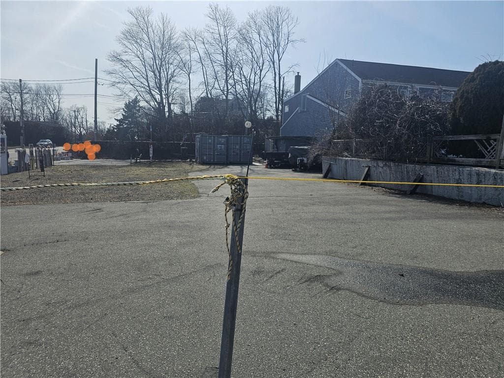 Commercial,Commercial Sale at 1074 East Main Road, Portsmouth, photo 23 of 33